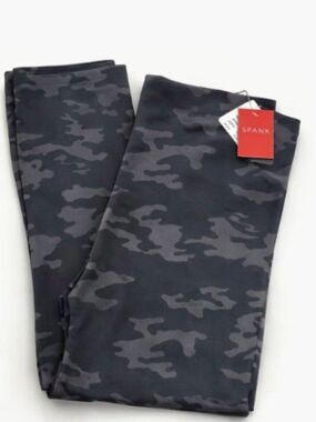 Spanx Leggings Look At Me Now Black Camo Seamless Tummy Control Firming Sz L NWT